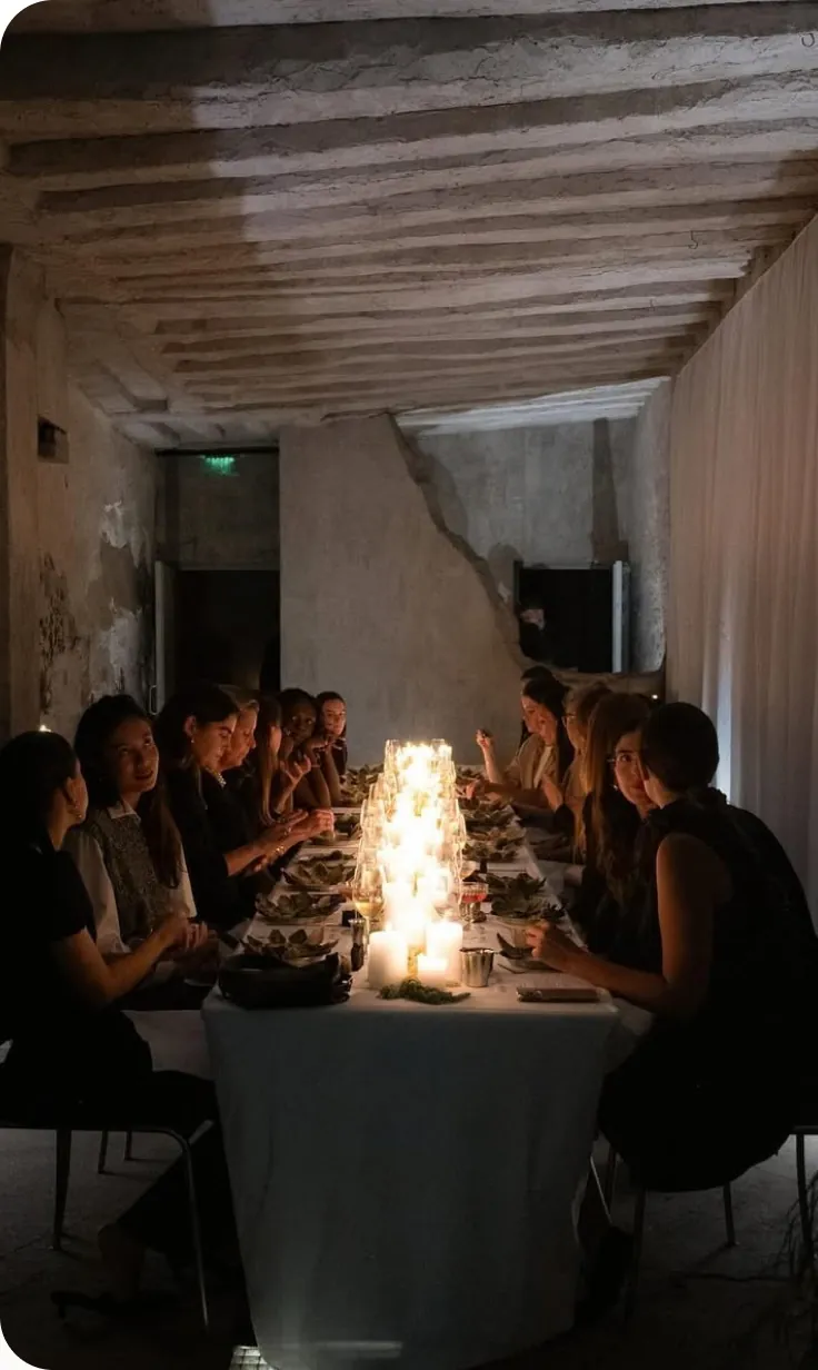 Ospiti a una cena privata a lume di candela